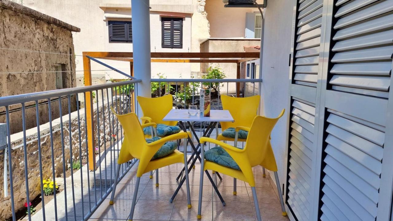 Apartment Hana Омиш Экстерьер фото