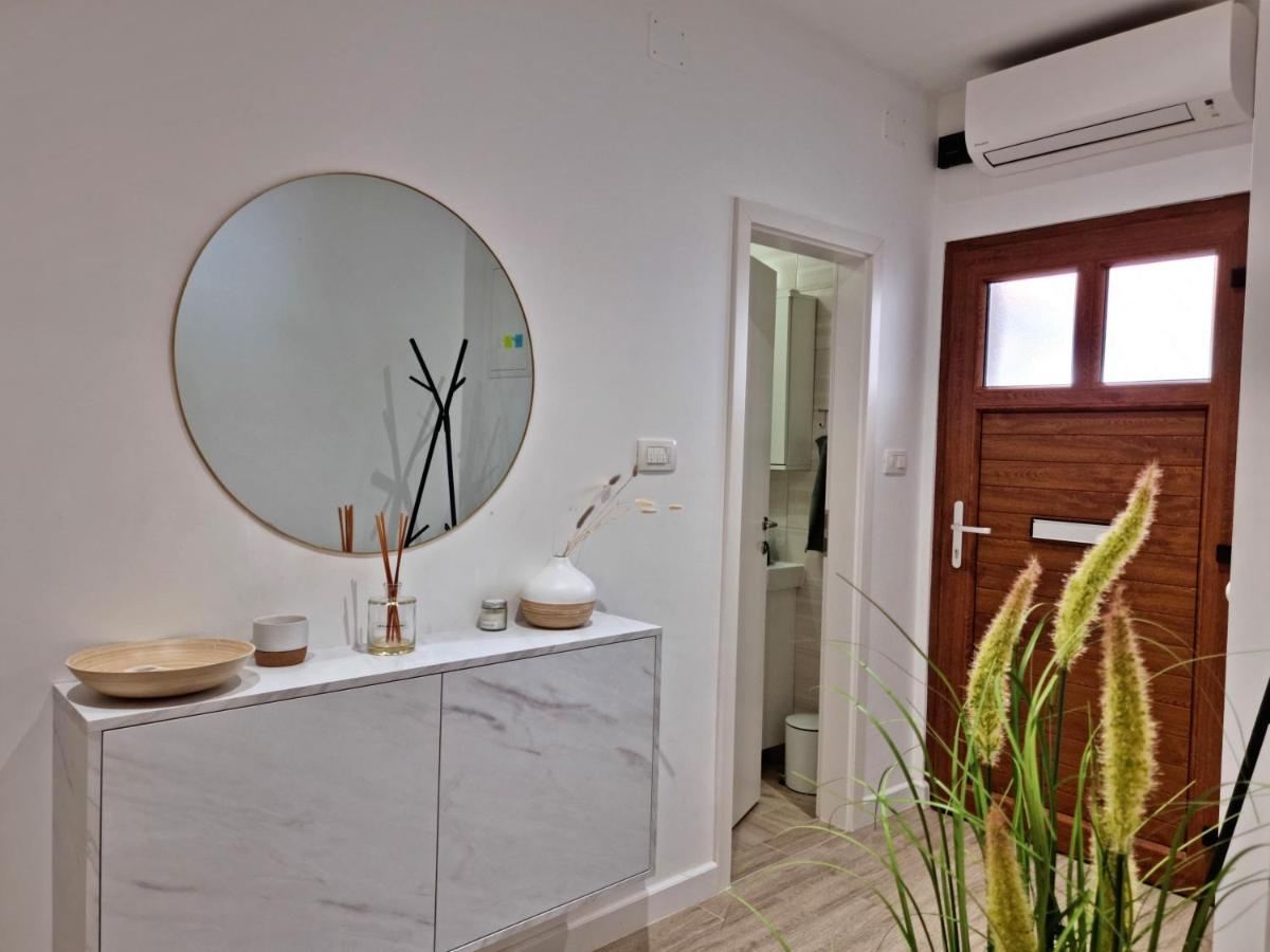 Apartment Hana Омиш Экстерьер фото