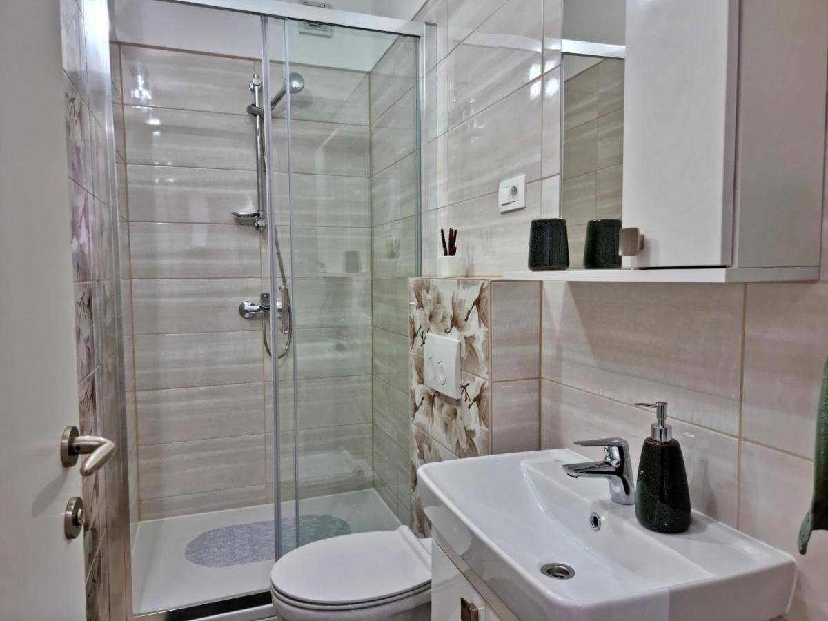 Apartment Hana Омиш Экстерьер фото