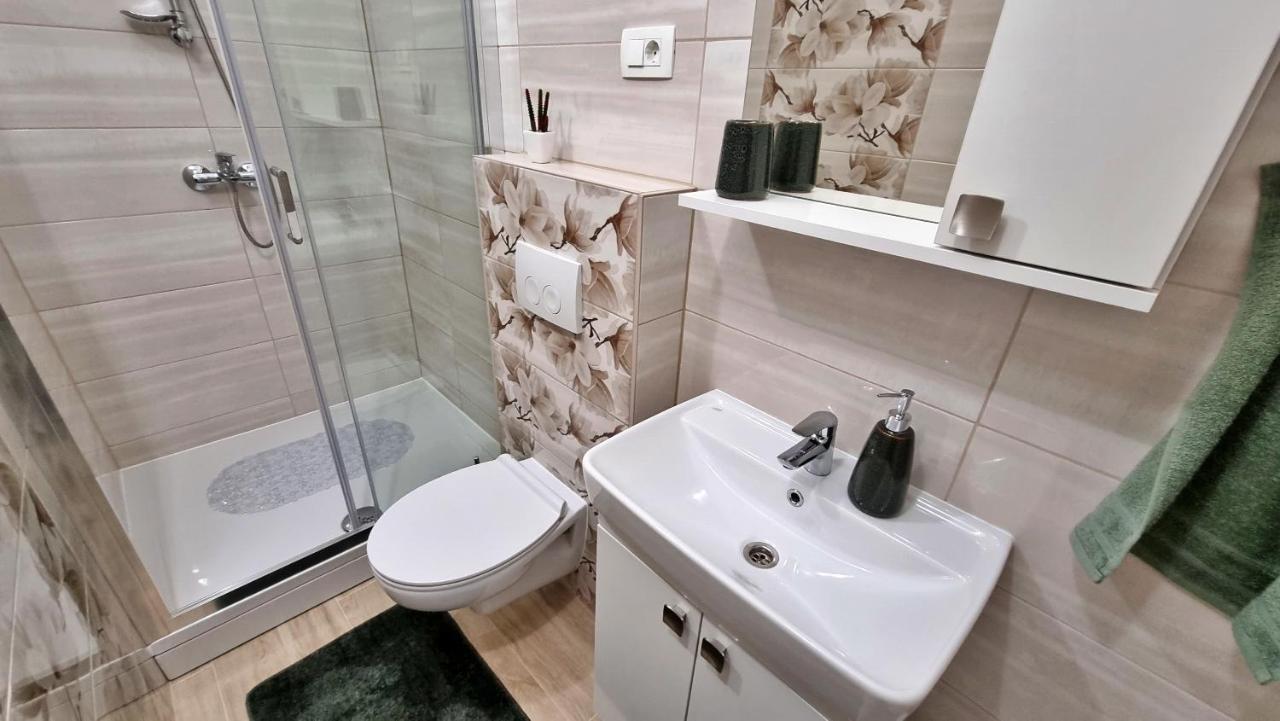 Apartment Hana Омиш Экстерьер фото